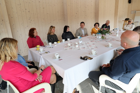 Pot za spomin v Arboretumu Volčji Potok povezuje generacije in krepi demenci prijazno okolje (29)